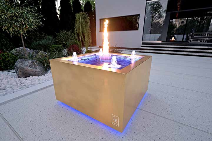 Feuer Wasser Lichtspiel LE Cube X